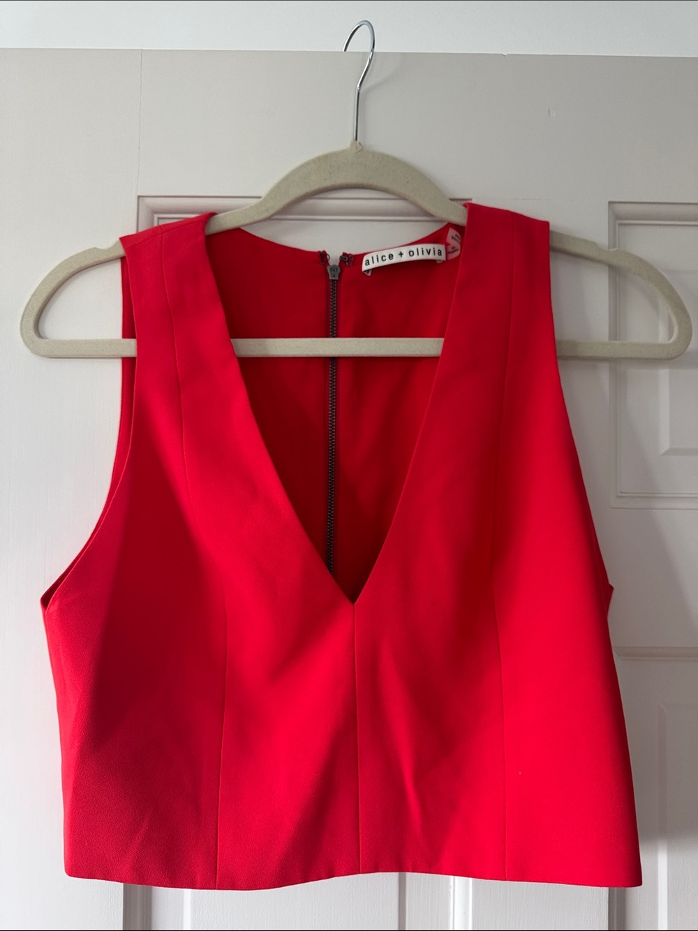 Alice + Olivia Bright Red V-Neck Sleeveless Dress Top